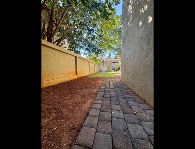 2 BEDROOM TOWNHOUSE FOR SALE IN ANNLIN